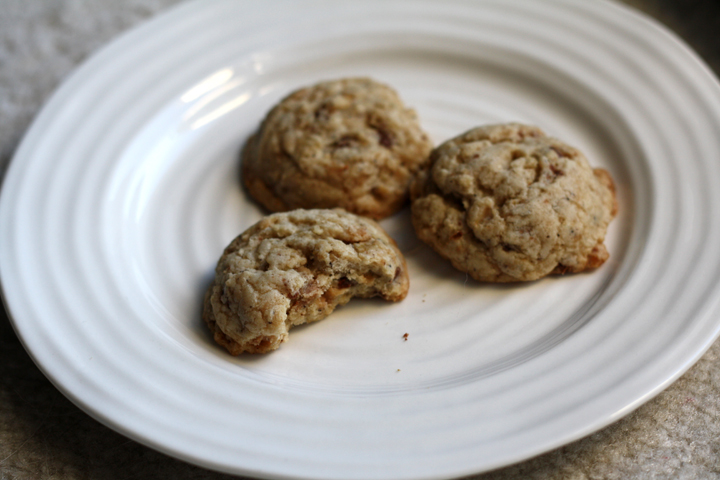 Brown Butter Oatmeal Toffee Cookies ~ ElephantEats.com