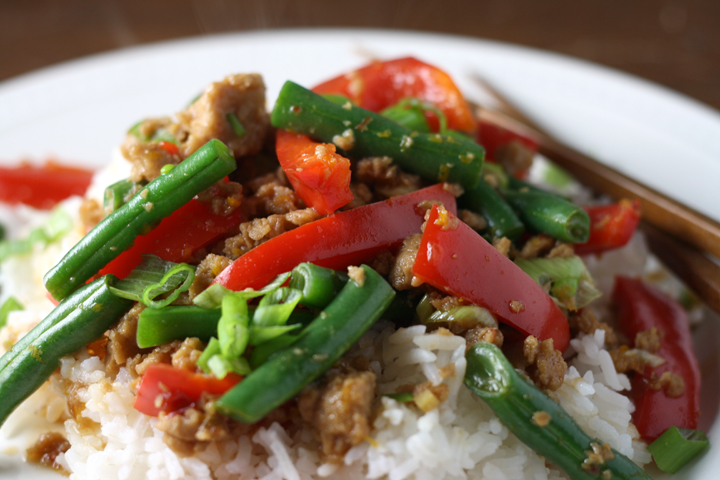 Orange Seitan with Green Beans and Peppers ~ ElephantEats.com