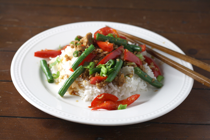 Orange Seitan with Green Beans and Peppers ~ ElephantEats.com