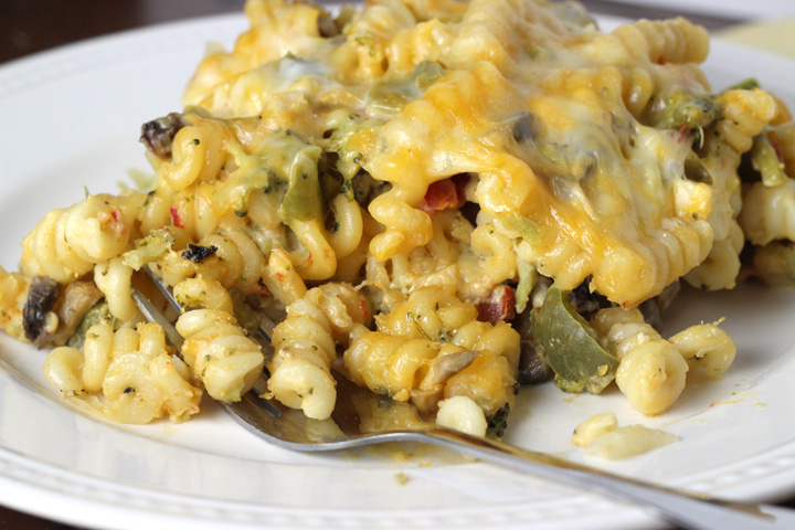 Zesty Mac 'n Cheese Casserole ~ ElephantEats.com